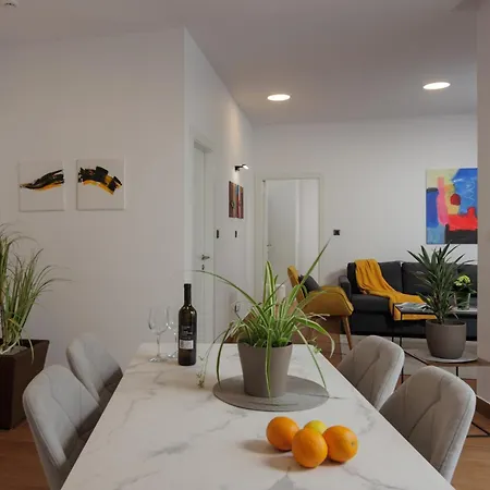 Terra 5 Deluxe On The Ground Floor With Private Parking * 리예카