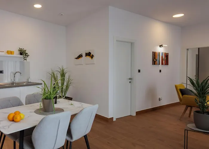 Terra 5 Deluxe On The Ground Floor With Private Parking Fiume