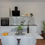 Apartment Terra 5 Deluxe On The Ground Floor With Private Parking Rijeka