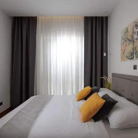 Terra 5 Deluxe Ground Floor Apartment With Private Parking Apartment *