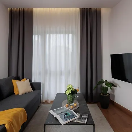 Apartment Terra 5 Deluxe Ground Floor Apartment With Private Parking *
